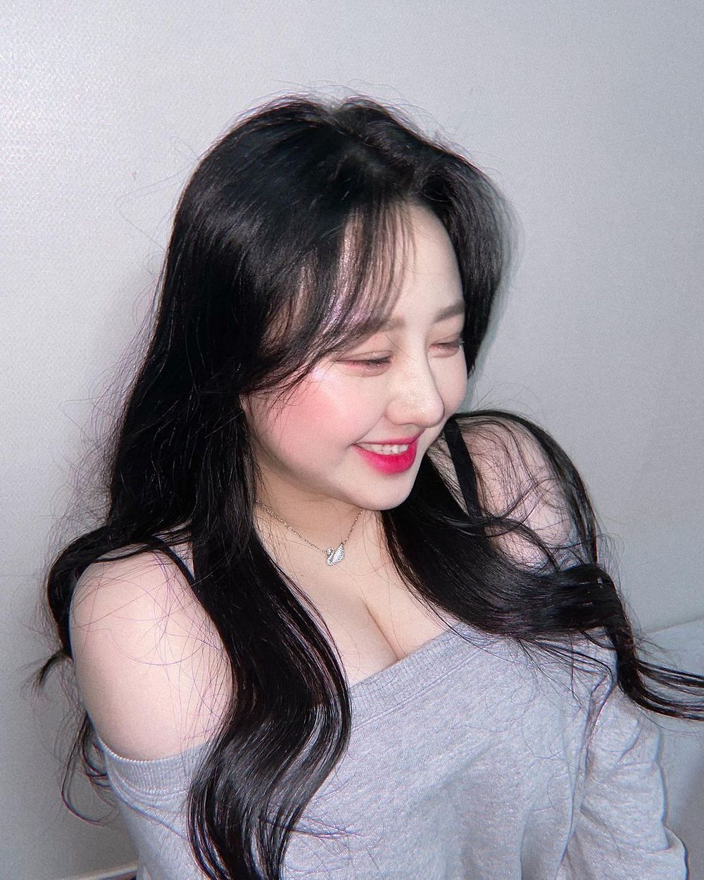 인스타 i컵녀 김별이 회색티 어깨노출
